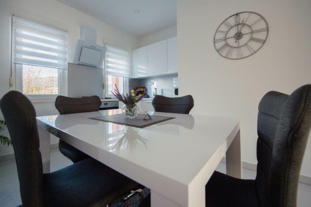 פודסטראנה Apartment Sunce מראה חיצוני תמונה